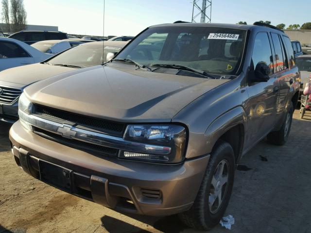 1GNDS13S232184839 - 2003 CHEVROLET TRAILBLAZE BROWN photo 2