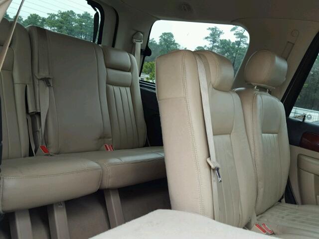 5LMFU27515LJ08301 - 2005 LINCOLN NAVIGATOR TAN photo 9