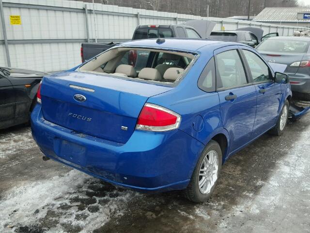 1FAHP3FN0BW158234 - 2011 FORD FOCUS SE BLUE photo 4