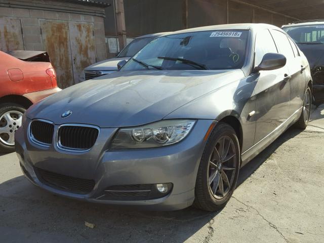 WBAPH7G57ANM49775 - 2010 BMW 328 I GRAY photo 2