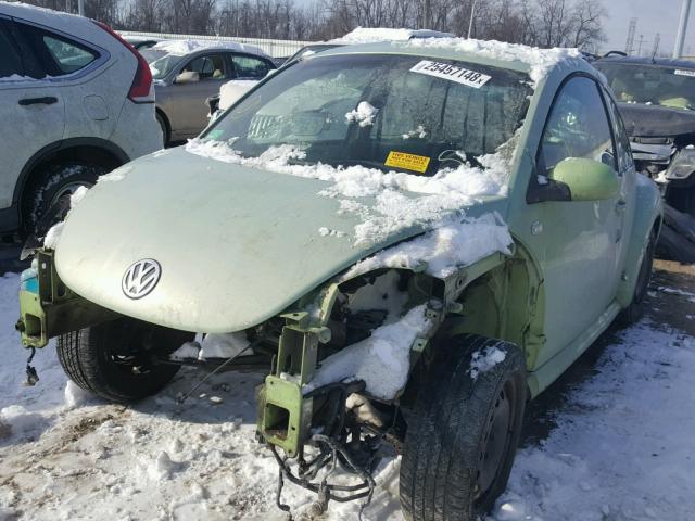 3VWBK21C81M443015 - 2001 VOLKSWAGEN NEW BEETLE GREEN photo 2