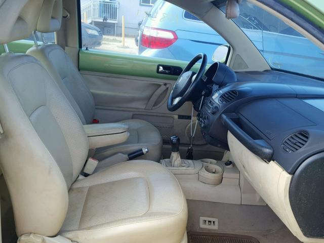 3VWDD21C32M402490 - 2002 VOLKSWAGEN NEW BEETLE 绿色 照片 5