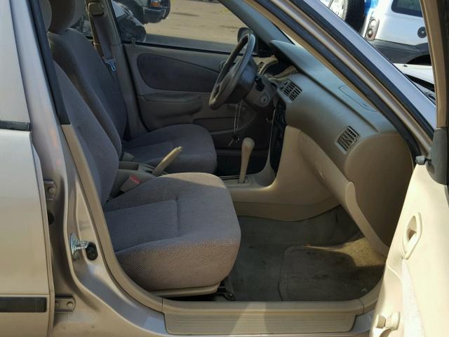 1Y1SK5284YZ426411 - 2000 CHEVROLET GEO PRIZM 金色 照片 5