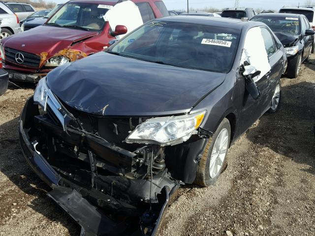 4T4BF1FK0DR318643 - 2013 TOYOTA CAMRY L GRAY photo 2