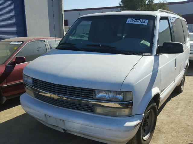 1GNDM19W1YB203960 - 2000 CHEVROLET ASTRO WHITE photo 2