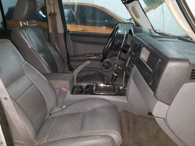 1J8HG48K36C297745 - 2006 JEEP COMMANDER SILVER photo 5