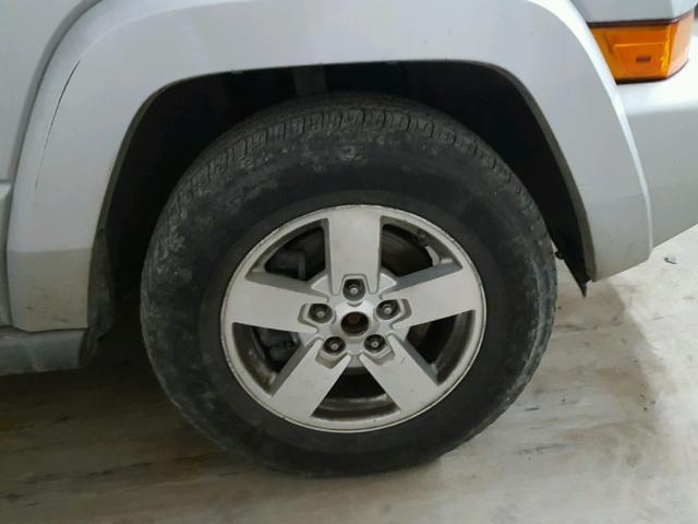 1J8HG48K36C297745 - 2006 JEEP COMMANDER SILVER photo 9