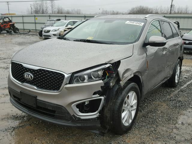 5XYPG4A39GG171585 - 2016 KIA SORENTO LX GRAY photo 2