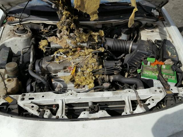 J81RF2362P7538875 - 1993 GEO STORM 白色 照片 7