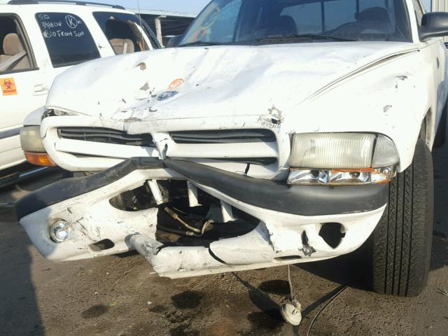 1D7HL32X83S132413 - 2003 DODGE DAKOTA SPO WHITE photo 9