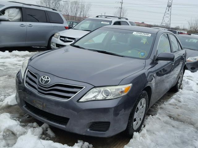 4T4BF3EK5AR077753 - 2010 TOYOTA CAMRY BASE GRAY photo 2