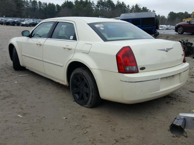 2C3AA53G25H589583 - 2005 CHRYSLER 300 TOURIN WHITE photo 3