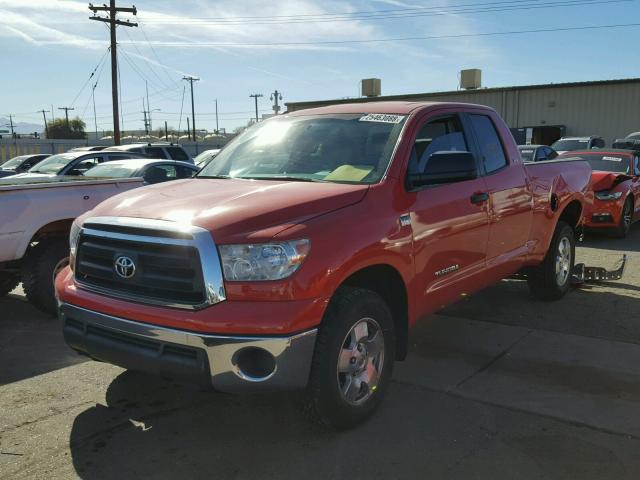 5TFUM5F19AX002213 - 2010 TOYOTA TUNDRA DOU RED photo 2