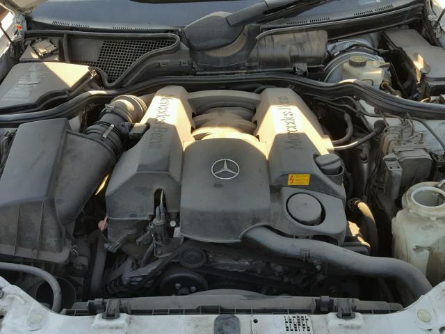 WDBJF65J91B210303 - 2001 MERCEDES-BENZ E 320 WHITE photo 7