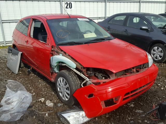 1FAFP31N26W153928 - 2006 FORD FOCUS ZX3 RED photo 1