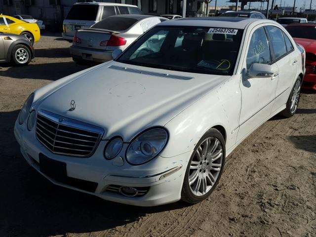 WDBUF56X28B252252 - 2008 MERCEDES-BENZ E 350 WHITE photo 2