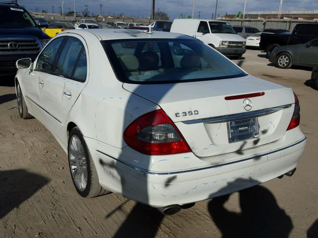 WDBUF56X28B252252 - 2008 MERCEDES-BENZ E 350 WHITE photo 3