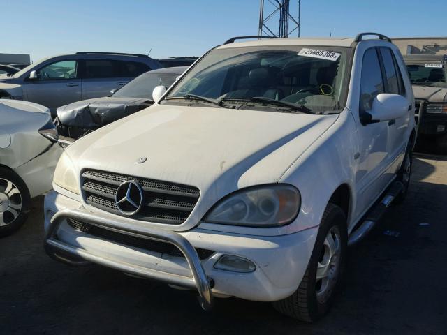 4JGAB54E7YA151078 - 2000 MERCEDES-BENZ ML 320 WHITE photo 2