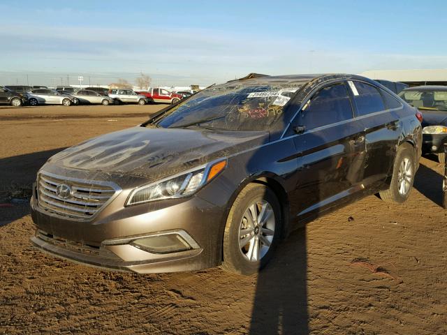 5NPE24AF0GH419148 - 2016 HYUNDAI SONATA SE BROWN photo 2