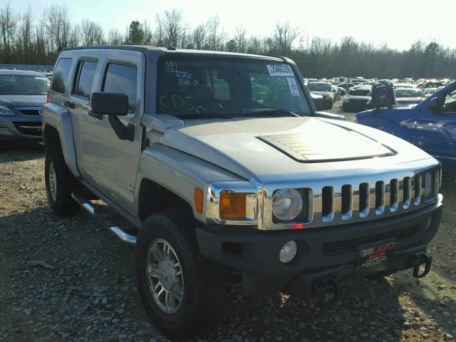 5GTDN13E678156158 - 2007 HUMMER H3 SILVER photo 1