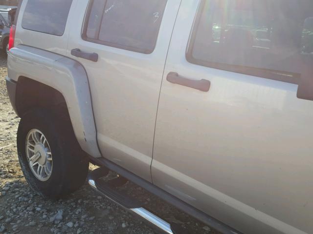 5GTDN13E678156158 - 2007 HUMMER H3 SILVER photo 9