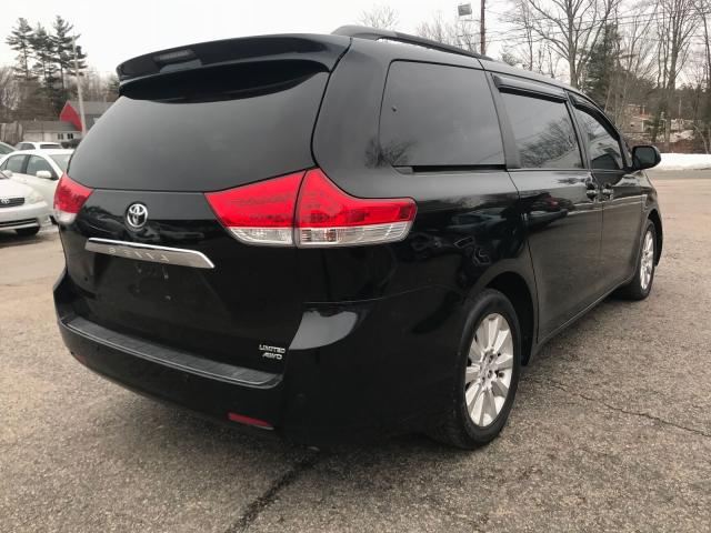 5TDDK3DC7BS024099 - 2011 TOYOTA SIENNA XLE BLACK photo 8