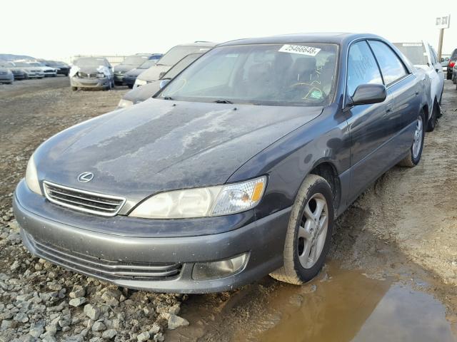 JT8BF28G710331307 - 2001 LEXUS ES 300 GRAY photo 2