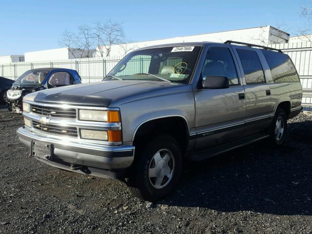 3GNFK16R4XG155065 - 1999 CHEVROLET SUBURBAN K SILVER photo 2