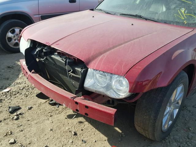 2C3KA63H78H119993 - 2008 CHRYSLER 300C MAROON photo 9