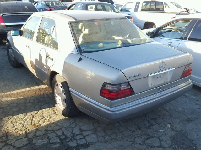 WDBEA32E9SC237521 - 1995 MERCEDES-BENZ E 320 BASE GOLD photo 3