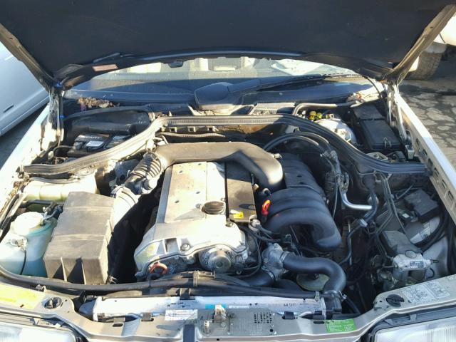 WDBEA32E9SC237521 - 1995 MERCEDES-BENZ E 320 BASE GOLD photo 7