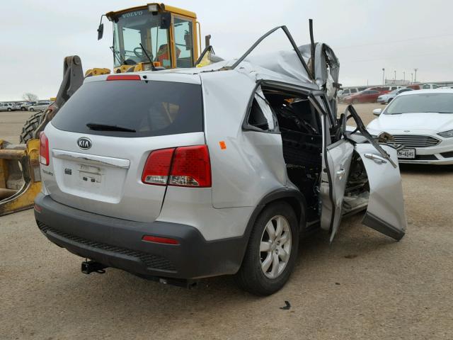 5XYKTDA23DG388669 - 2013 KIA SORENTO LX SILVER photo 4