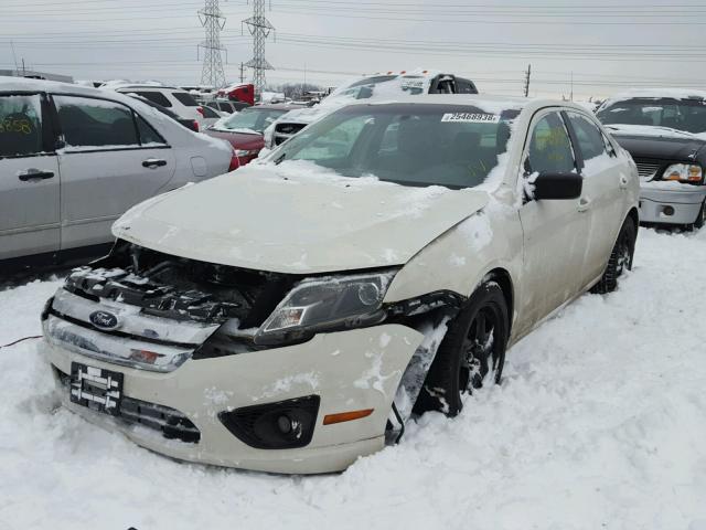 3FAHP0HA8AR369000 - 2010 FORD FUSION SE CREAM photo 2