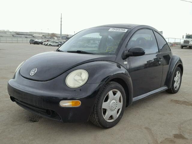 3VWCS21CX1M419111 - 2001 VOLKSWAGEN NEW BEETLE 黑色 照片 2