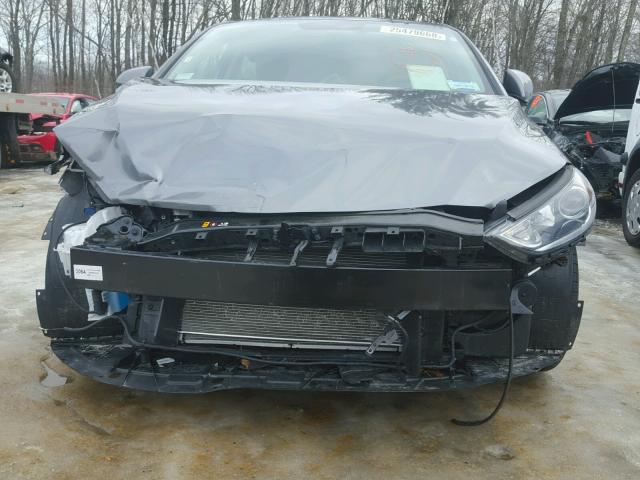 5NPD84LF6JH244046 - 2018 HYUNDAI ELANTRA SE GRAY photo 9