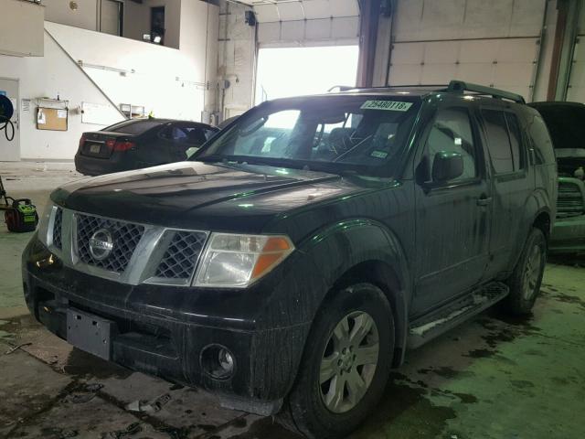 5N1AR18U75C711848 - 2005 NISSAN PATHFINDER BLACK photo 2