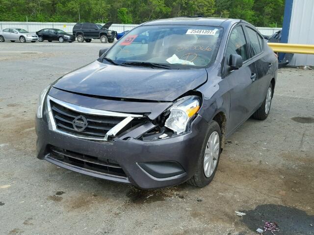 3N1CN7AP6FL820066 - 2015 NISSAN VERSA GRAY photo 2