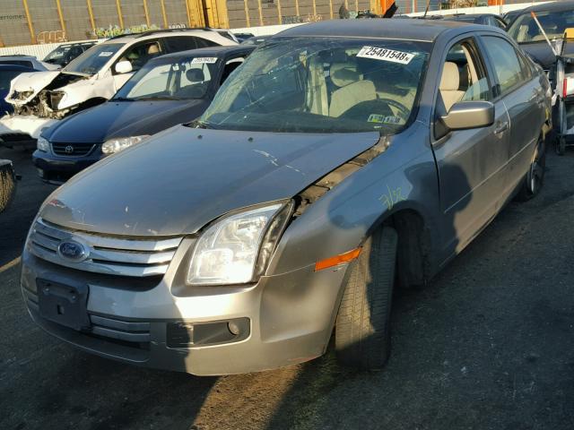 3FAHP07Z18R158027 - 2008 FORD FUSION SE GRAY photo 2