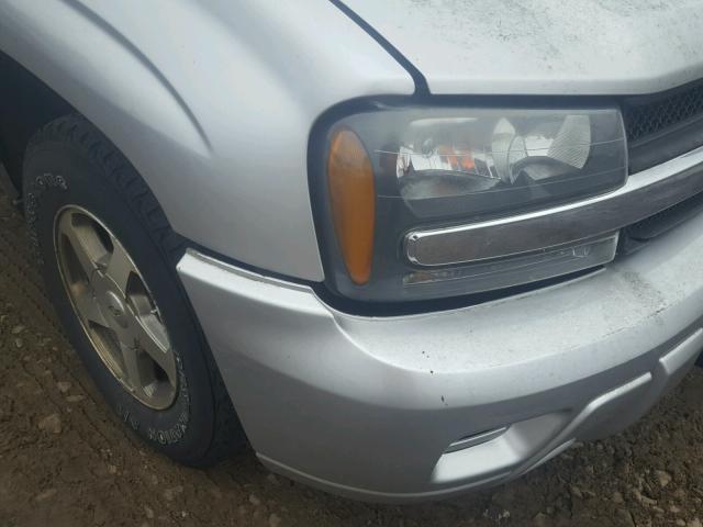 1GNDT13S152381047 - 2005 CHEVROLET TRAILBLAZE GRAY photo 9