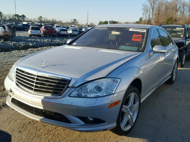 WDDNG71X18A229773 - 2008 MERCEDES-BENZ S 550 GRAY photo 2