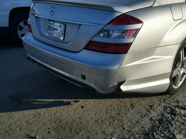 WDDNG71X18A229773 - 2008 MERCEDES-BENZ S 550 GRAY photo 9