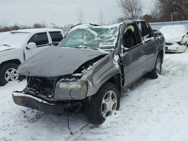 1GNDT13S382164779 - 2008 CHEVROLET TRAILBLAZE GRAY photo 2