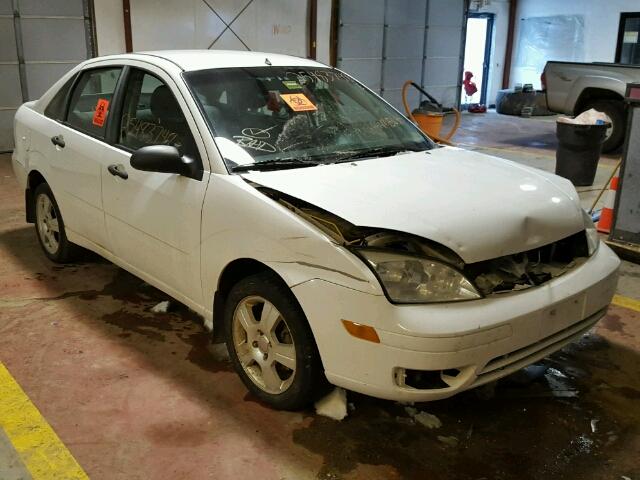 1FAHP34N67W309345 - 2007 FORD FOCUS ZX4 WHITE photo 1