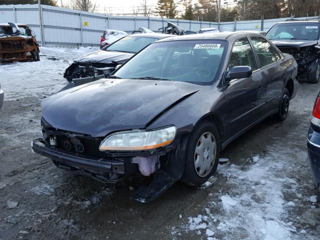 1HGCG564XWA044169 - 1998 HONDA ACCORD LX GRAY photo 2