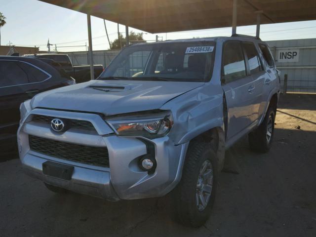 JTEBU5JR1E5165021 - 2014 TOYOTA 4RUNNER SR SILVER photo 2