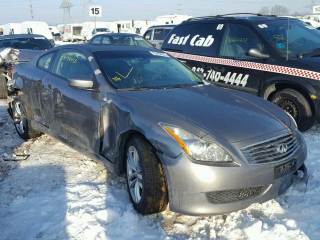 JNKCV64F89M654488 - 2009 INFINITI G37 SILVER photo 1