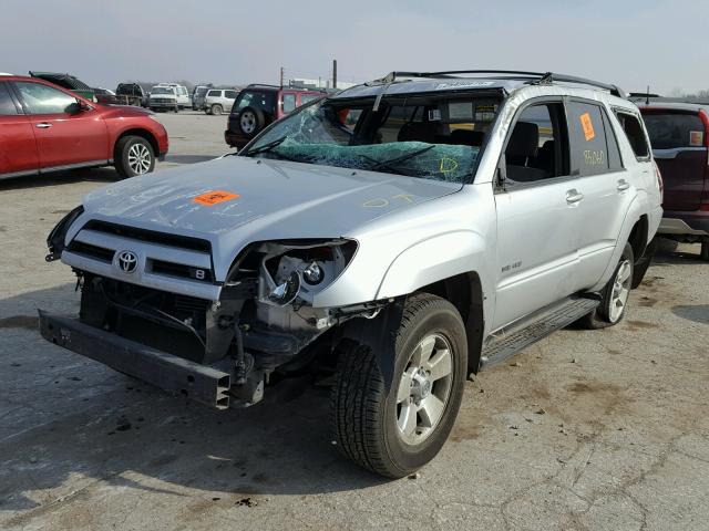 JTEBT14R848008896 - 2004 TOYOTA 4RUNNER SR SILVER photo 2