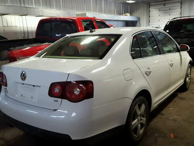 3VWRM71K19M057657 - 2009 VOLKSWAGEN JETTA SE WHITE photo 4