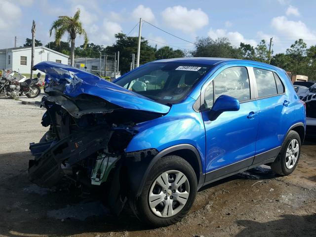 KL7CJKSB3GB670027 - 2016 CHEVROLET TRAX LS BLUE photo 2