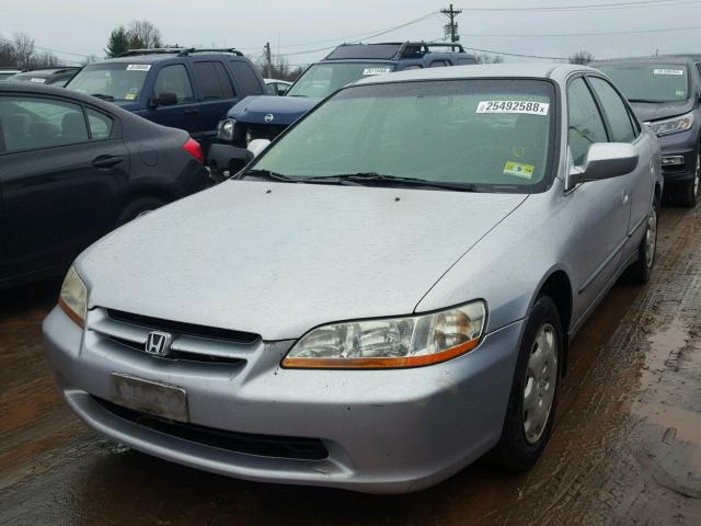 JHMCG6659YC036163 - 2000 HONDA ACCORD LX SILVER photo 2